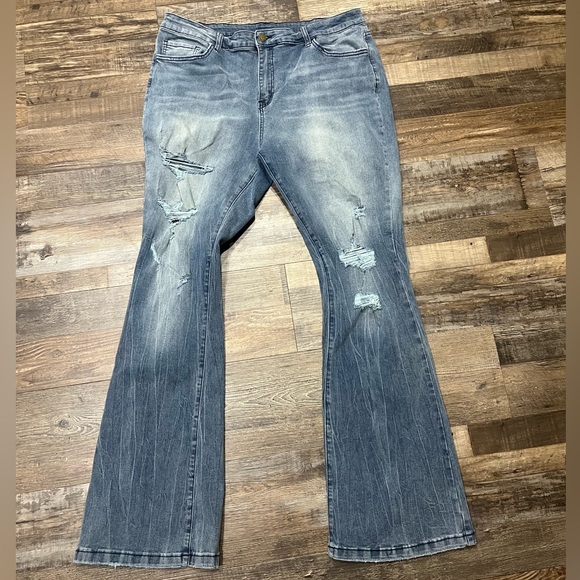 Women’s Flamingo Flare Jeans - Picture 2 of 5